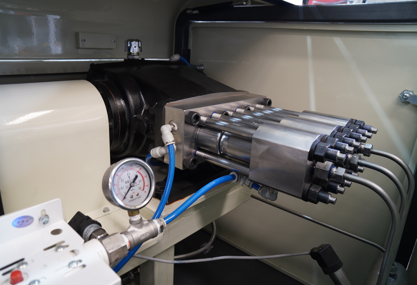 New Design Energy Saving Servo Direct Drive Ultrahigh-pressure Waterjet Pumps